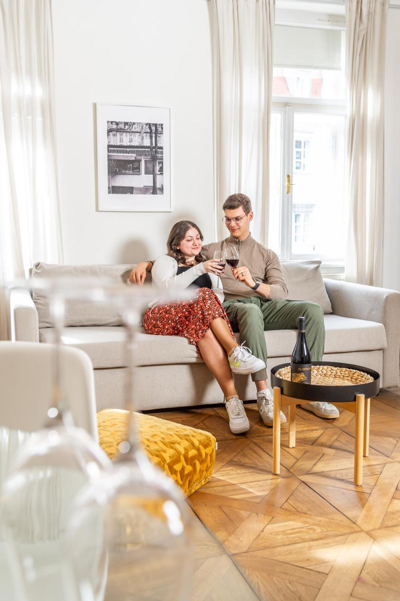 Apartments Am Glockenspielplatz กราซ ภายนอก รูปภาพ